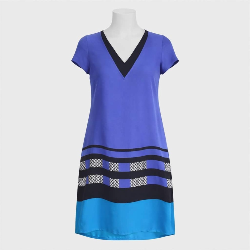 NWT Size 6. Elorie Blues, white, and Black Csp sleeve shift Dress